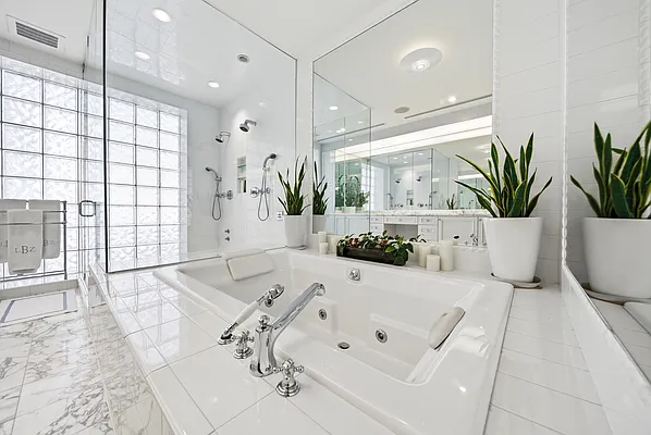Bathroom, photo 2