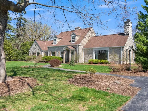 7338 North Range Line ROAD, Glendale, WI 53209