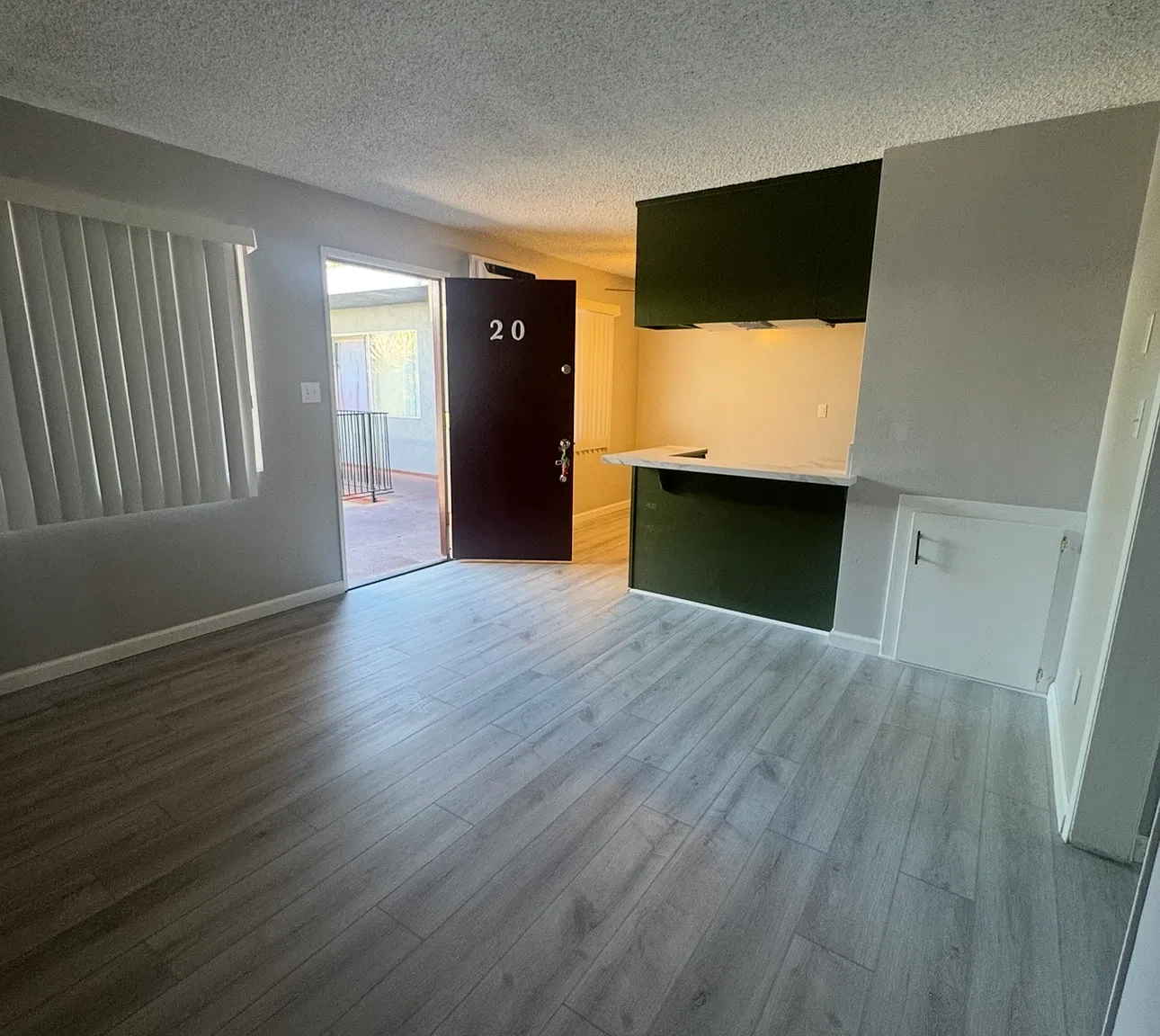 1 bed, 300 sqft, $1,700 — Photo 3