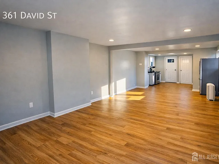 361 David St — Photo 2