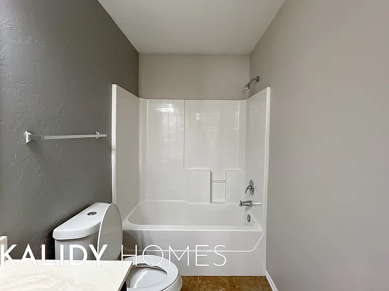 7719 Bennie Ter — Photo 13