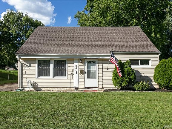 3rd image of 2401 Eden Ln