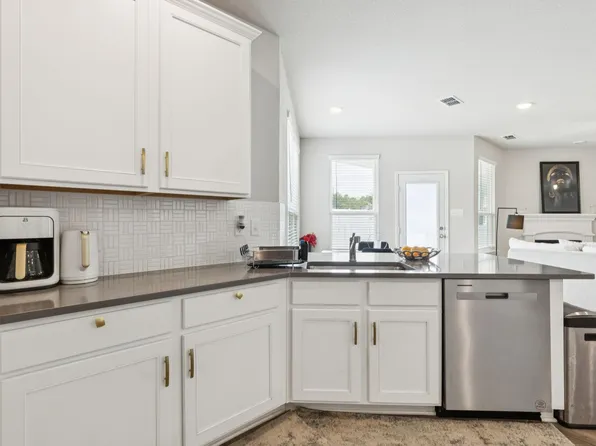 8982 Delway Dr, Aubrey, TX 76227