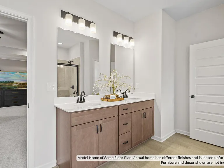 11053 Valmont Way — Photo 11