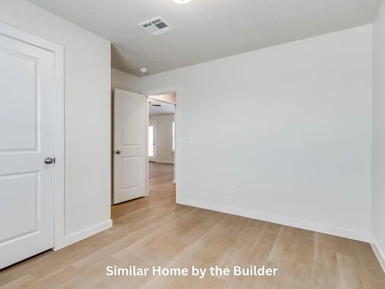 1704 Highland Loop — Photo 14