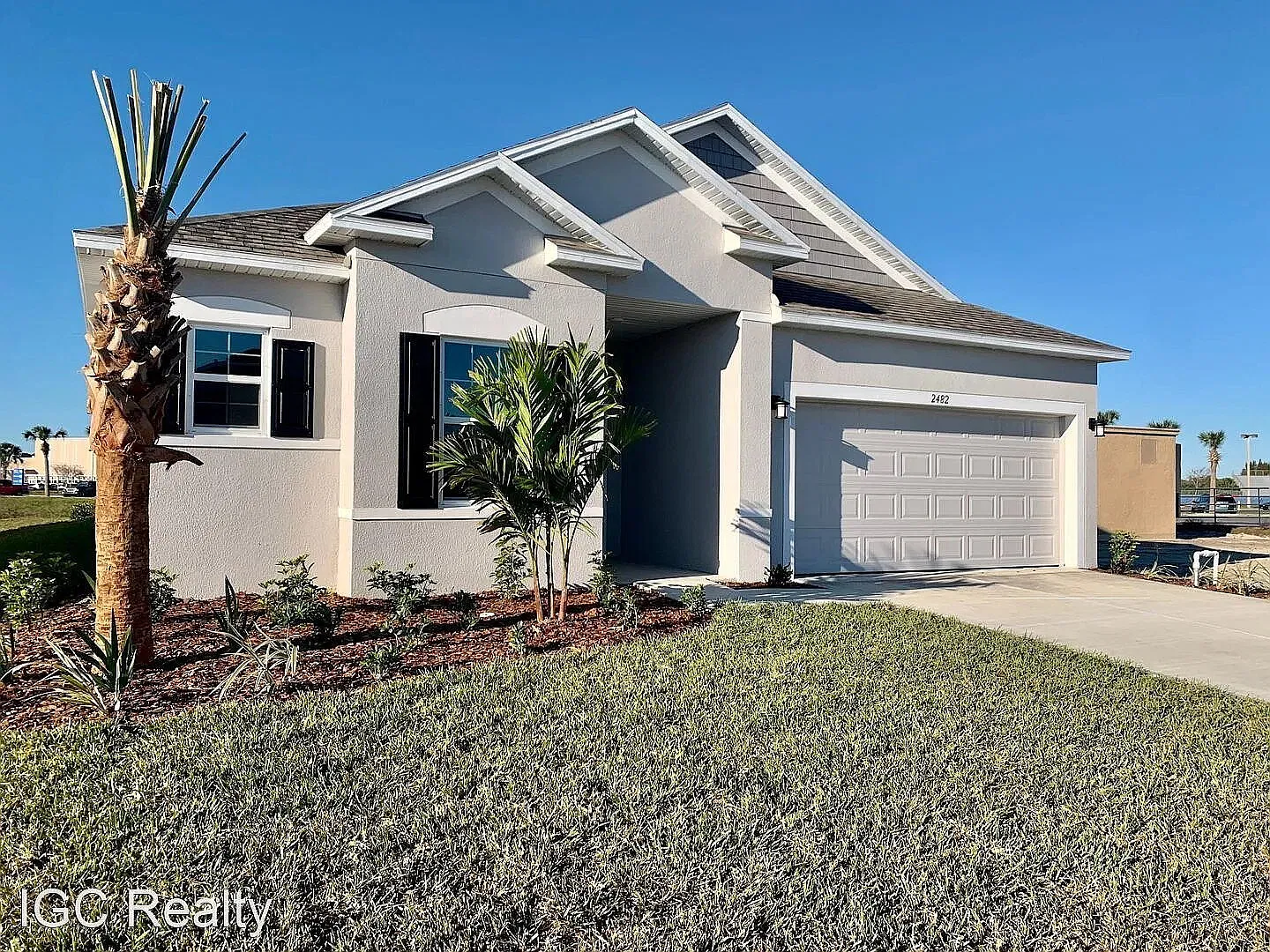 3 bed, 2.0 bath, 1978 sqft, $2,000 — Photo 1