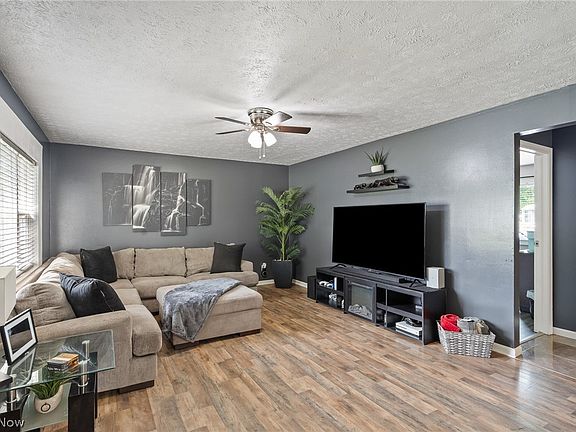 2nd image of 5684 Stanford Ave