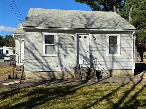 472 Taunton Ave, Seekonk, MA 02771