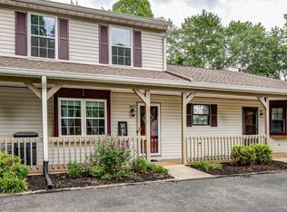 302 Gooseneck Ct, Forest, VA 24551