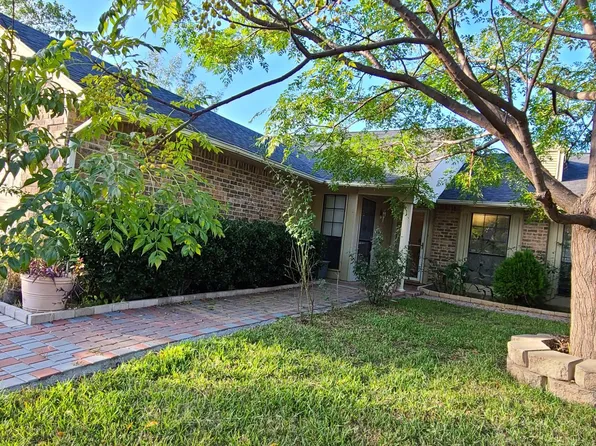 7913 Bermejo Rd, Fort Worth, TX 76112