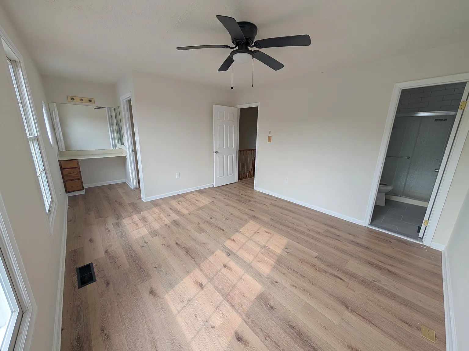 3 bed, 3.5 bath, 1332 sqft, $2,900 — Photo 3