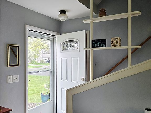 2nd image of 38 Shadmore Dr