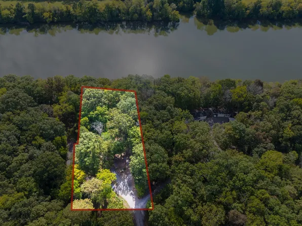 580 Carr Ln, Castalian Springs, TN 37031