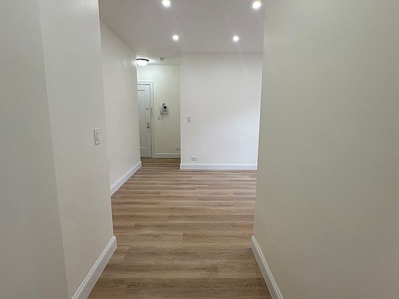 4th image of 531 E 78th St APT 6G