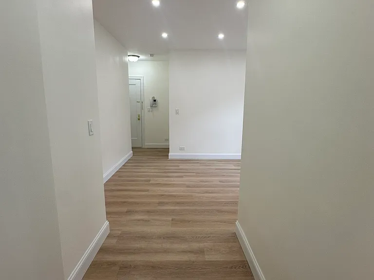 531 E 78th St #6G — Photo 4