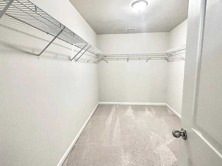 285 Holdings Dr — Photo 11