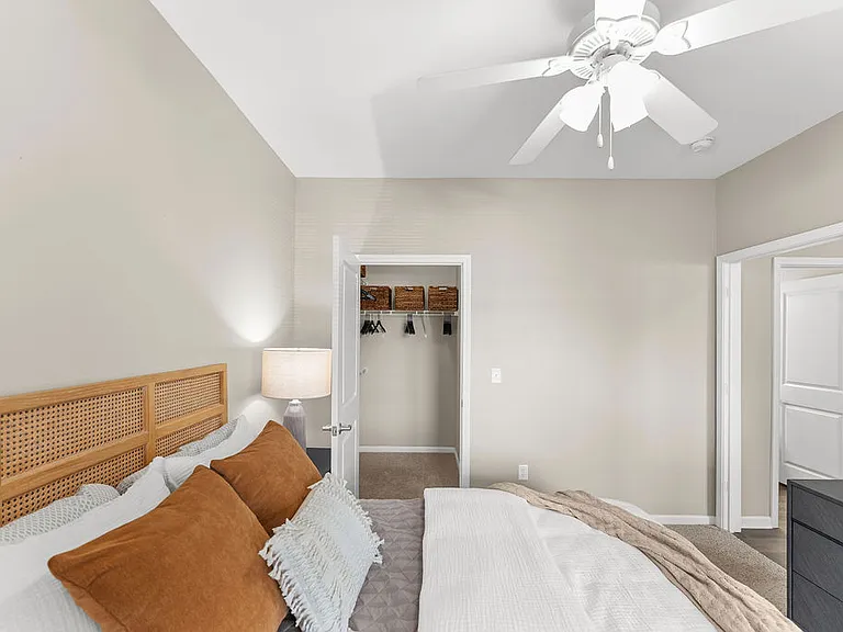 Riverstone Apartments — Photo 4