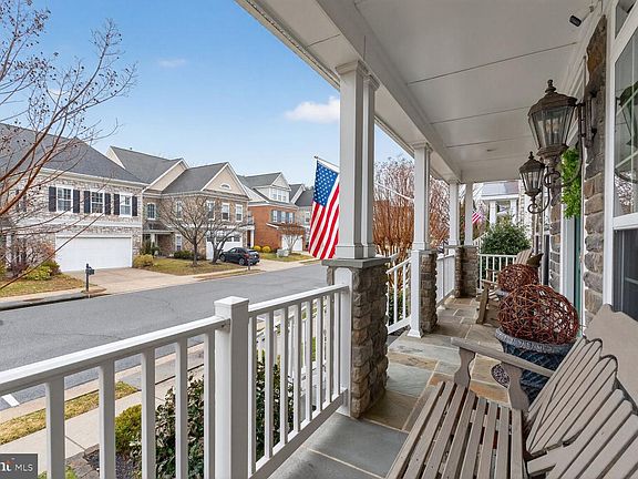 4th image of 6012 Masondale Rd