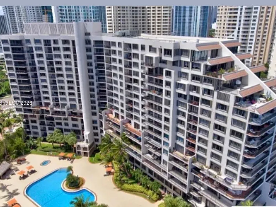 540 Brickell Key Dr #1024