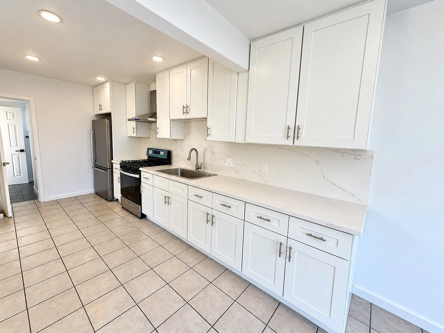 2 bed, $2,395 — Photo 4