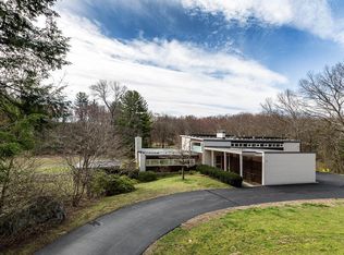 95 Centre St, Dover, MA 02030