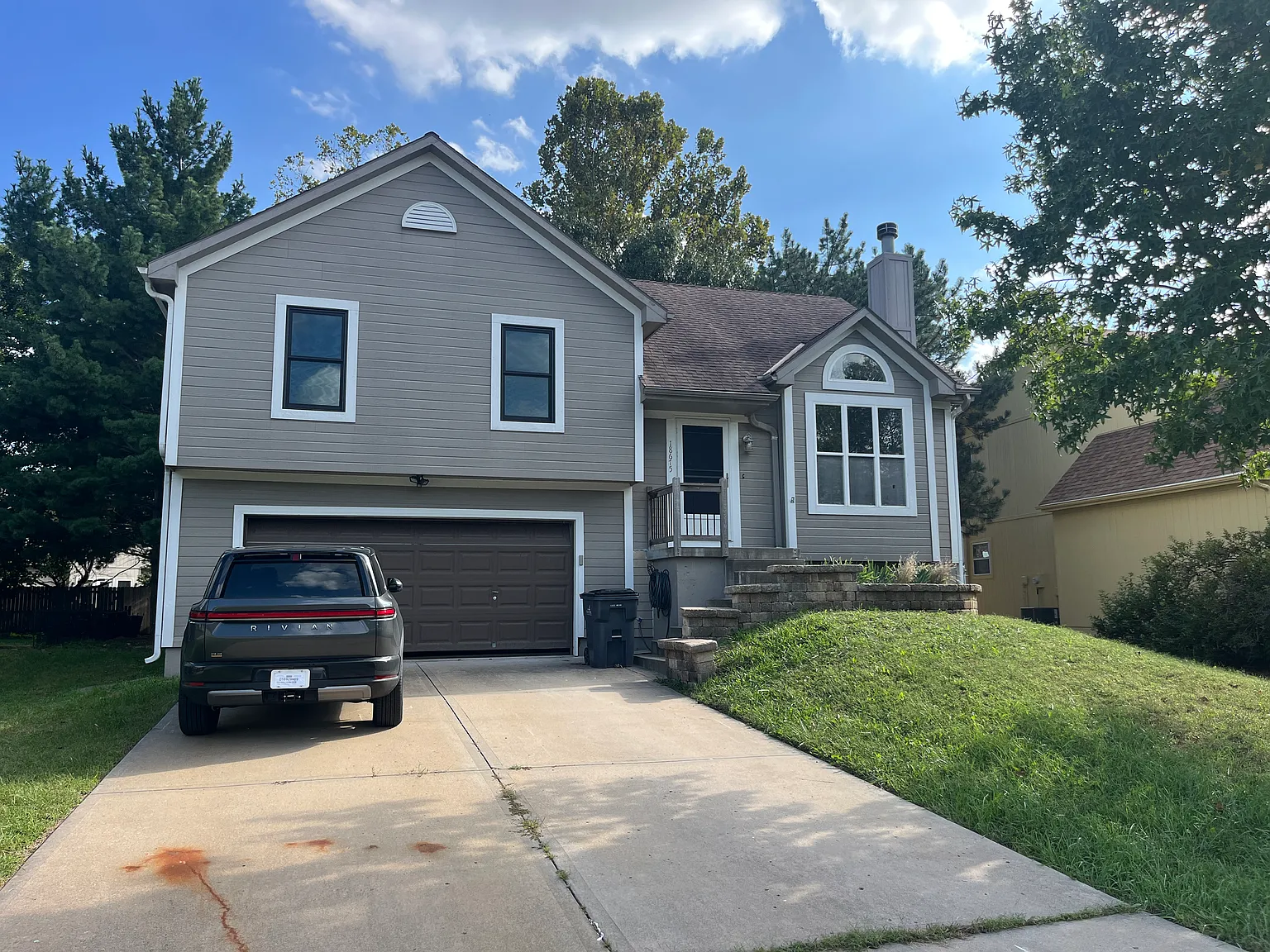 4 bed, 2.5 bath, 1275 sqft, $2,800 — Photo 1