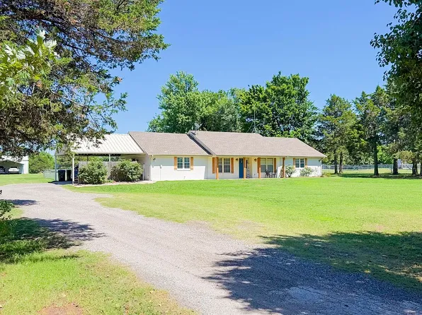 225 Morningside Dr, Noble, OK 73068