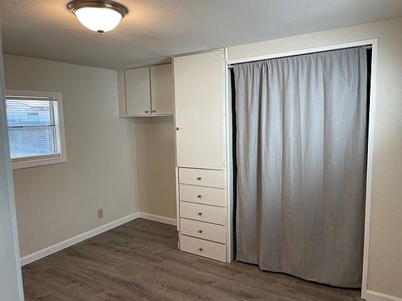 2nd image of 3955 Mullen Ave