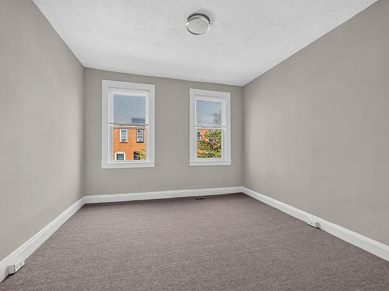 602 S Macon St — Photo 25
