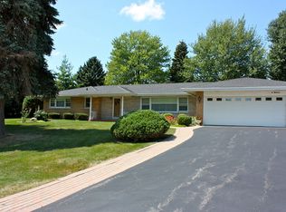 4 W Forestview Rd, Bensenville, IL 60106