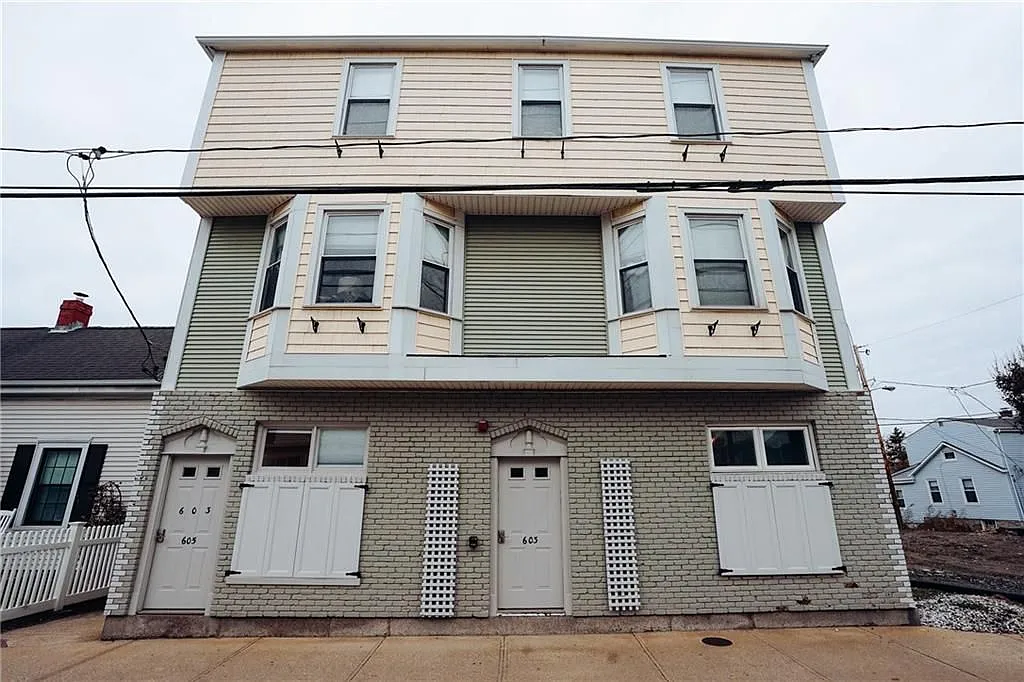 Building Photo - 603 Thames St #1