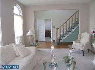 208 Dickens Ct, Williamstown, NJ 08094