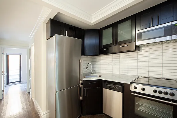 Rented by R New York | media 24