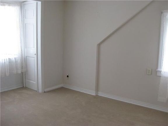 4th image of 602 Emerson Dr