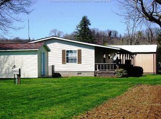 60 Lockview Ln, Letart, WV 25253