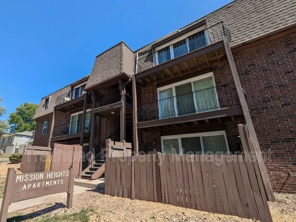 5717 Outlook St, Mission, KS