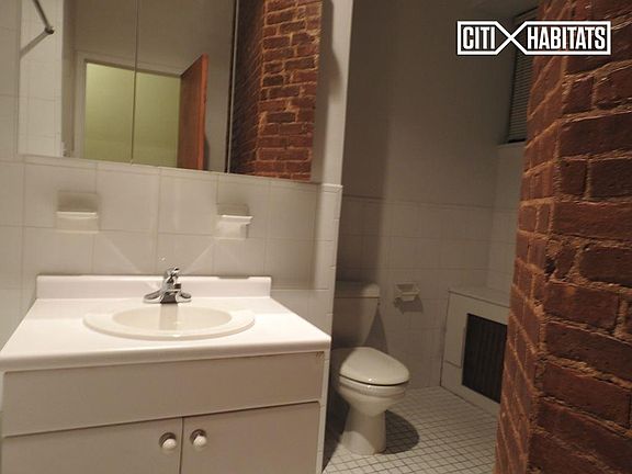 3rd image of 117 W 58th St APT 8A