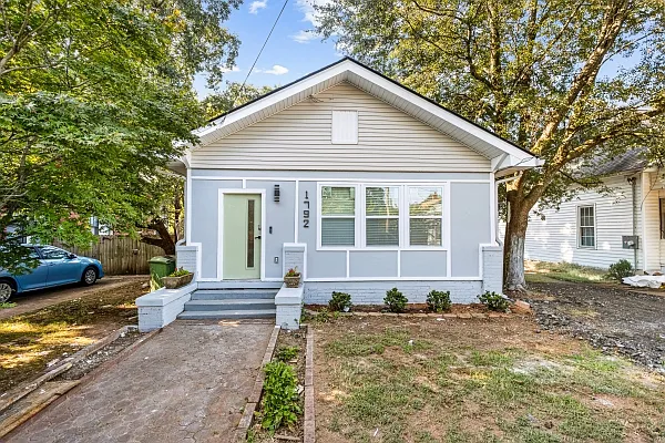 1792 Center Ave