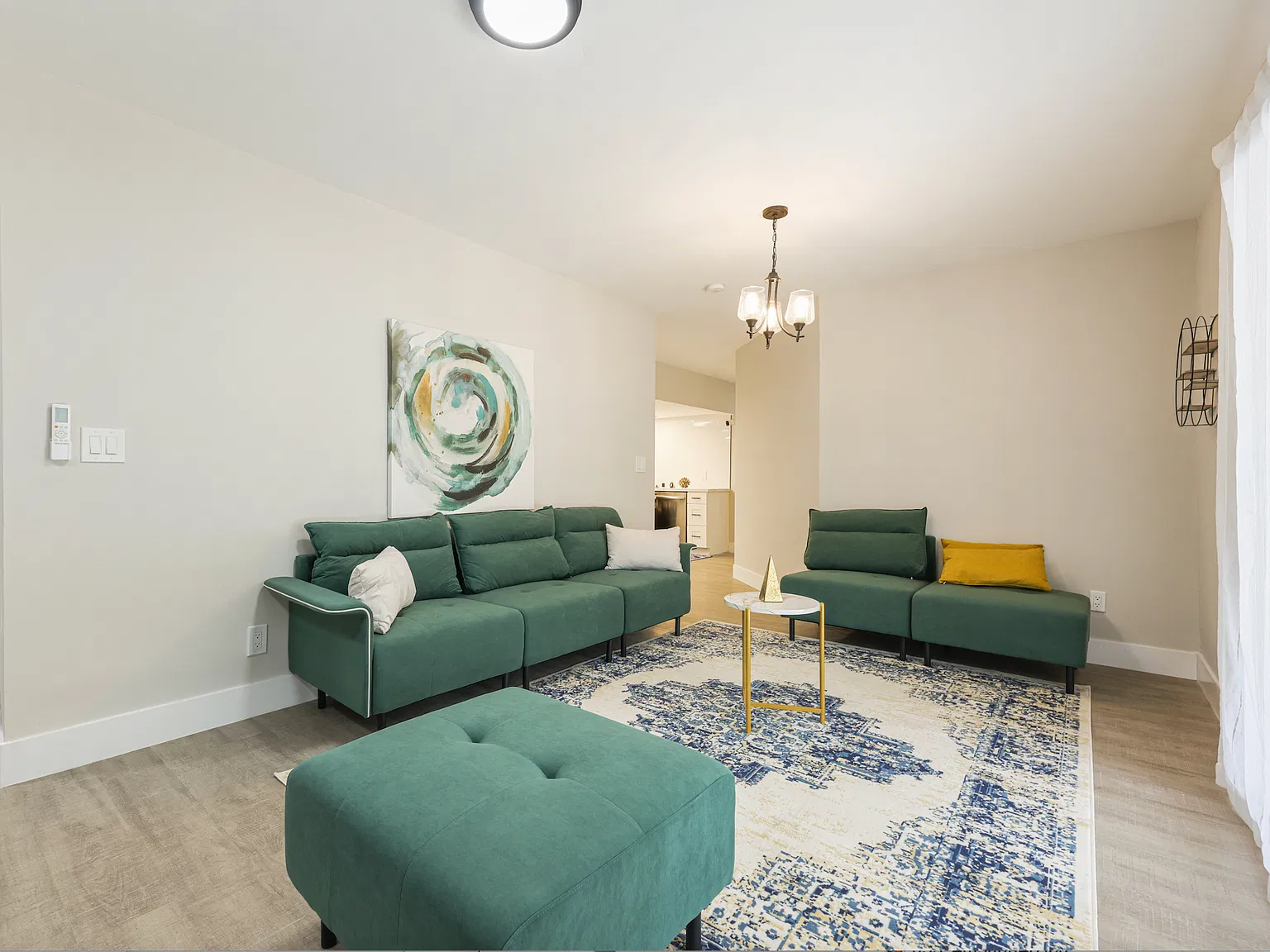 4 bed, 1200 sqft, $1,595 — Photo 3
