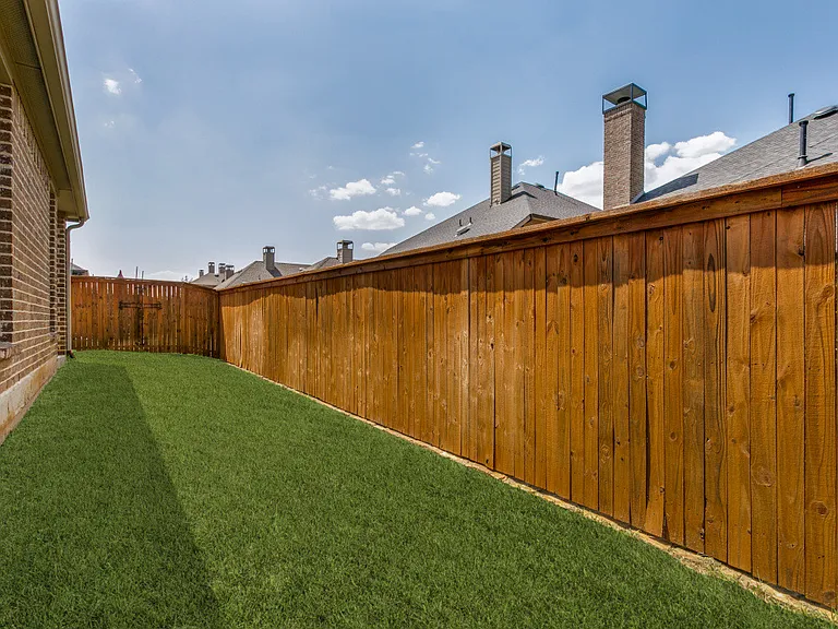 531 Catherine Ln — Photo 31
