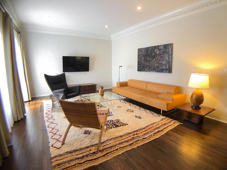 1st image of 1330 N Harper Ave #211