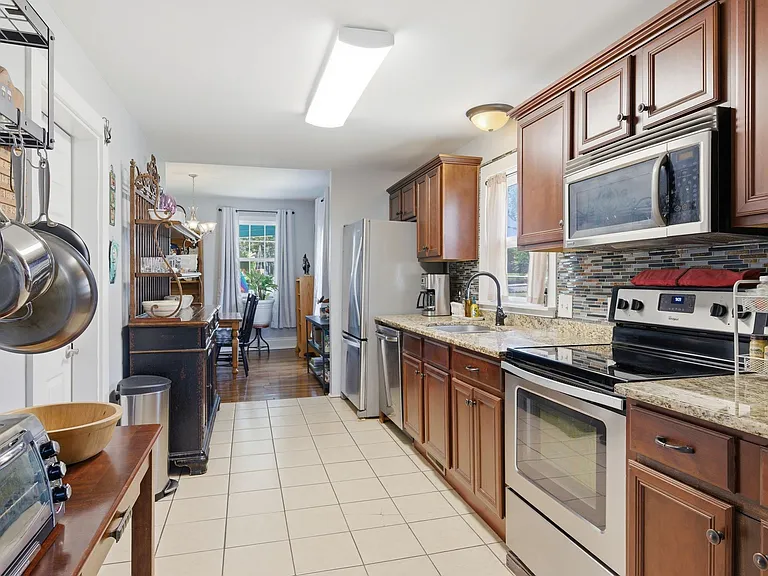 1008 Stainback Ave — Photo 3