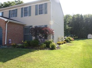 447 Crosswinds Dr, Lititz, PA 17543