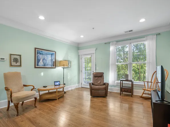 622 Waterford Lake Dr, Cary, NC 27519