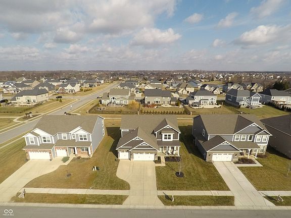 3rd image of 7125 Birch Leaf Dr