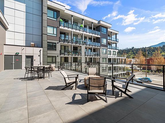 3rd image of 45745 Watson Rd #601