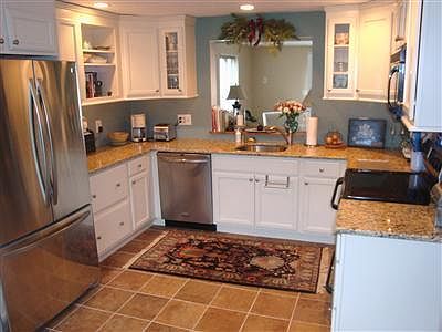 1st image of 107 Crescent Lane #107