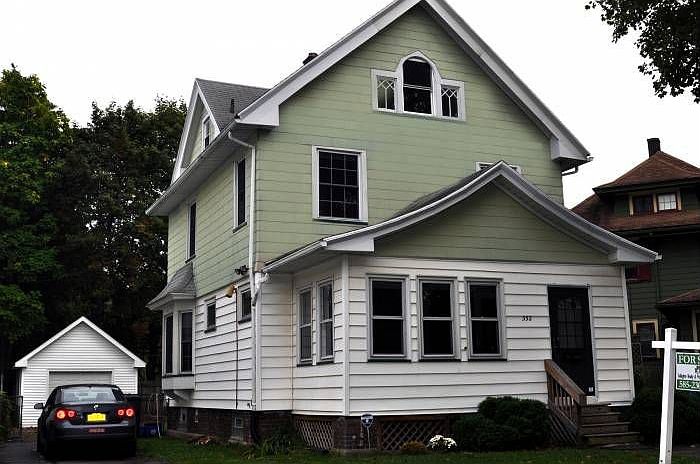 352 Woodbine Ave