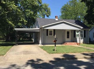 613 W Sycamore St, Boonville, IN 47601