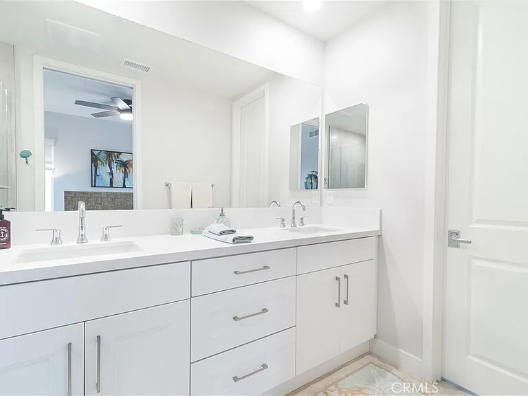 1519 Doheny Way — Photo 14